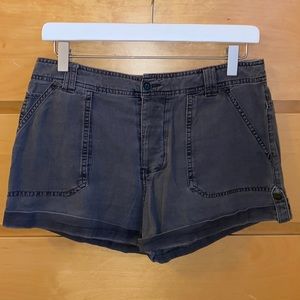 Abercrombie & fitch cargo mid-rise shorts sz 2